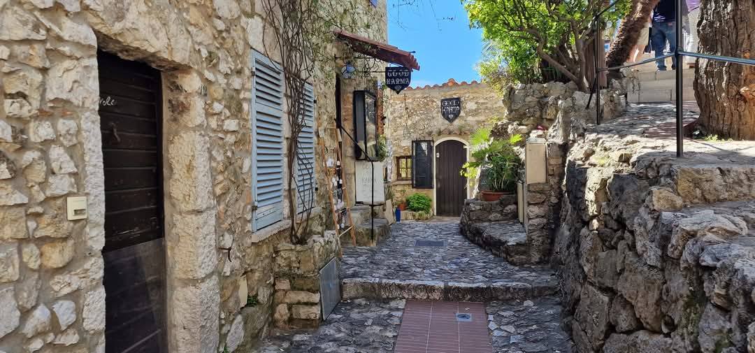 Eze 9
