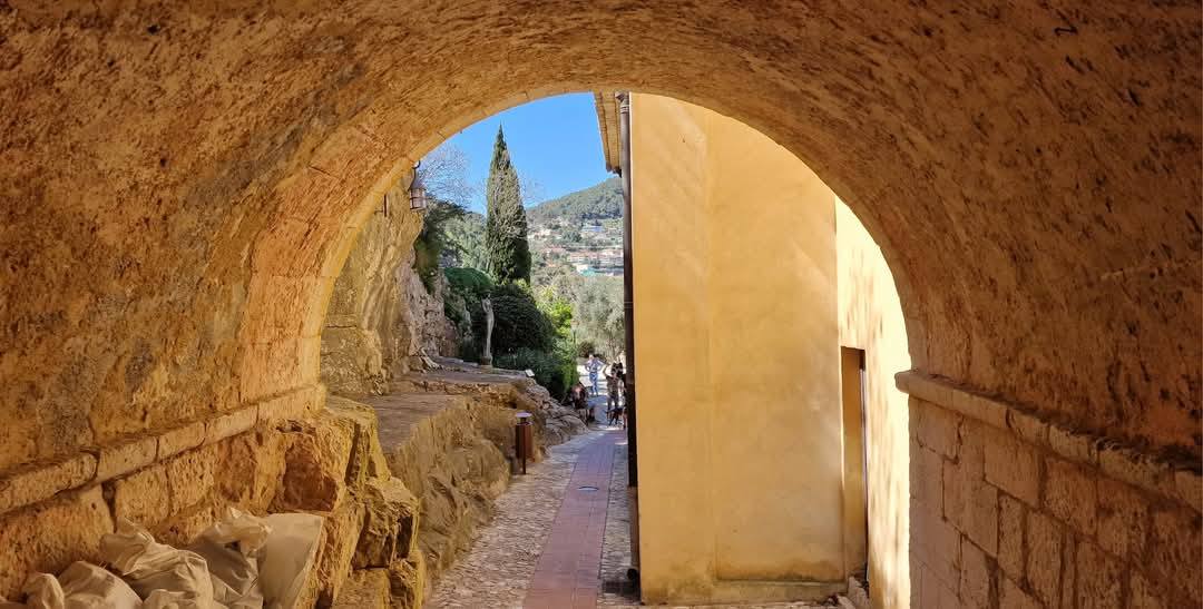 Eze 10