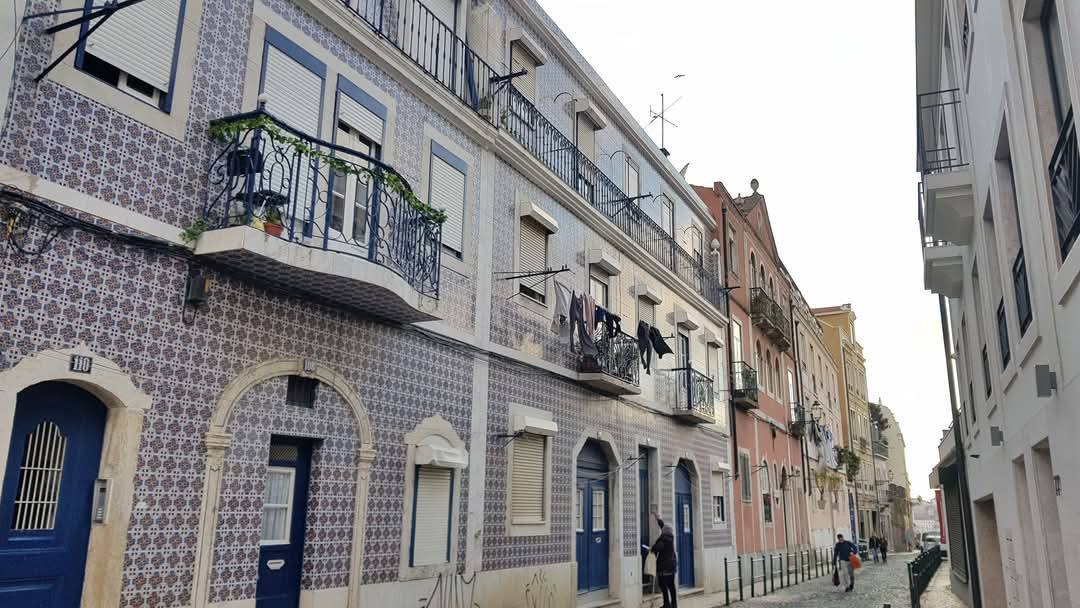 Lisbon 8