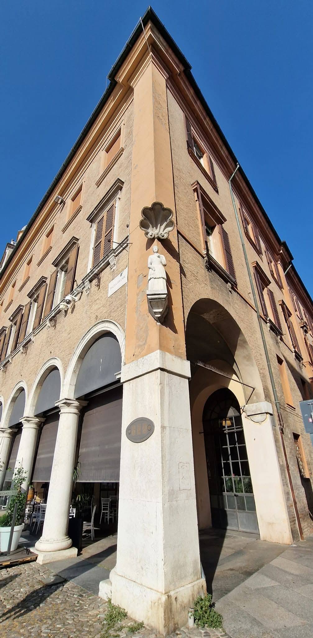 Modena 11