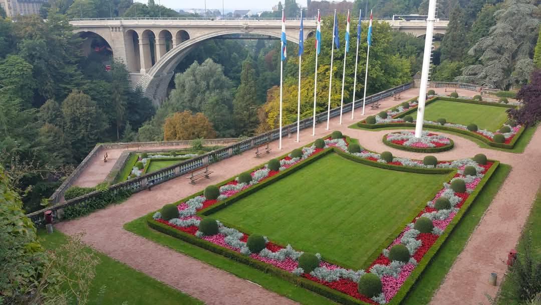 Luxembourg 10