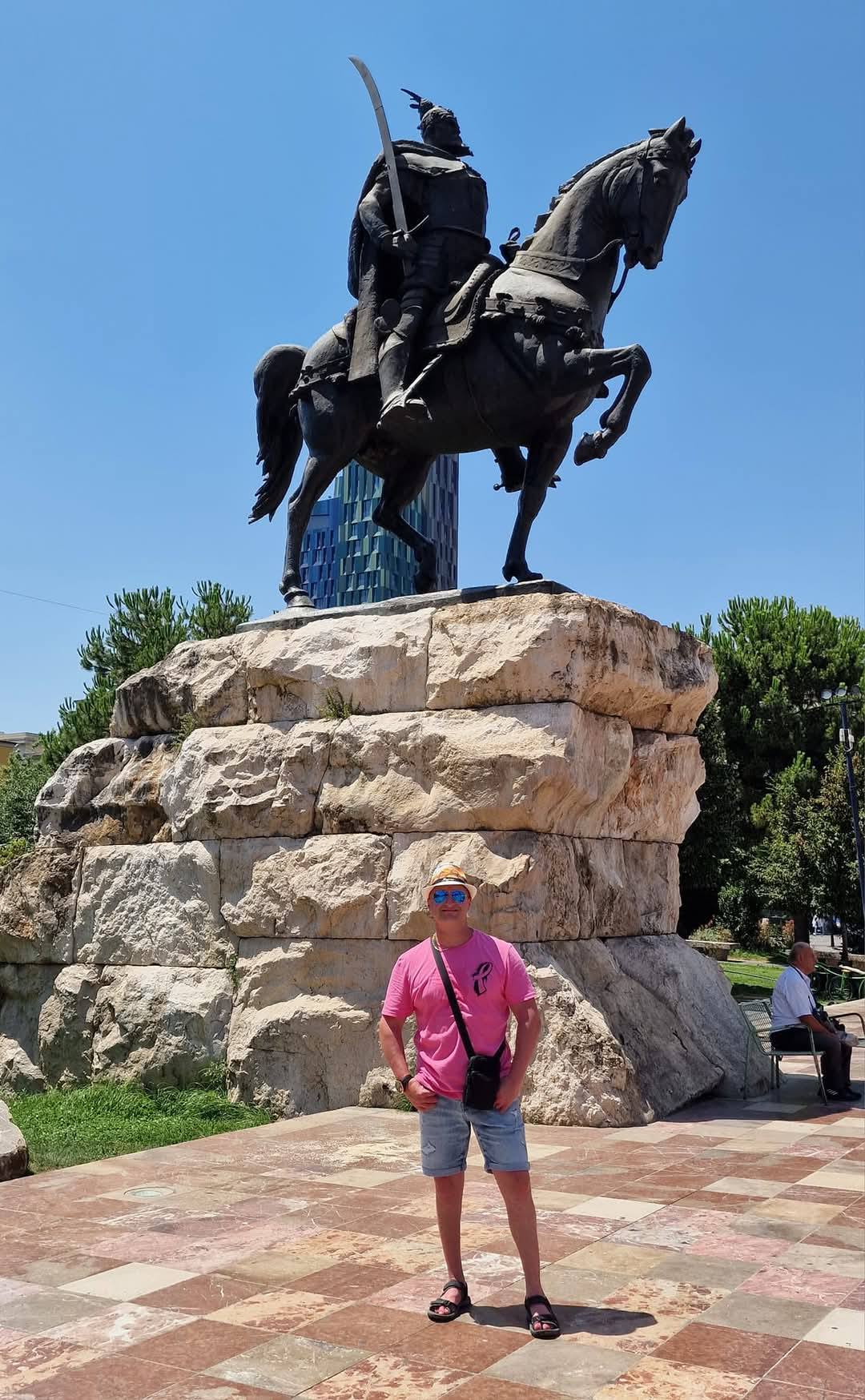 Tirana 9