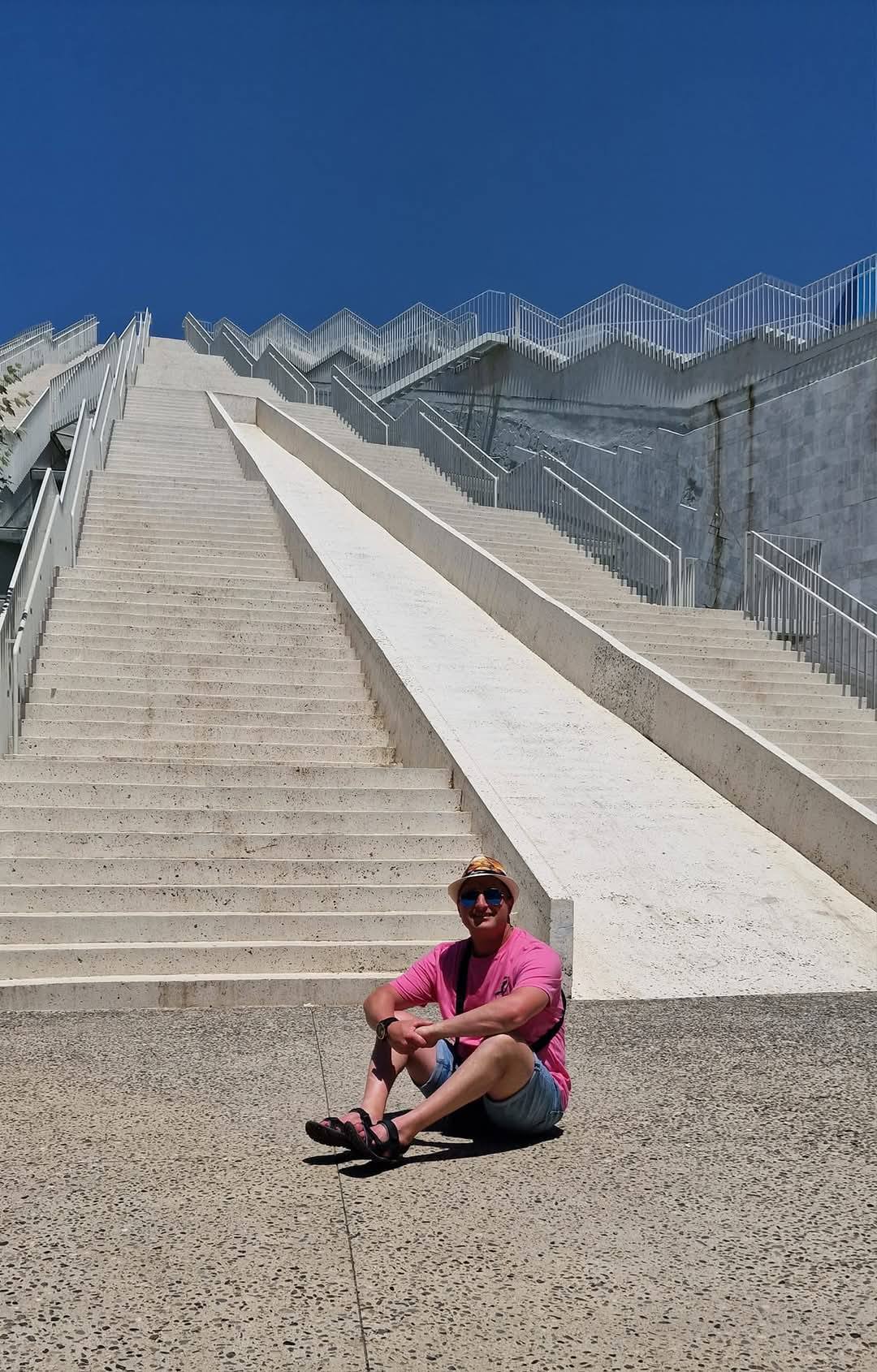 Tirana 22