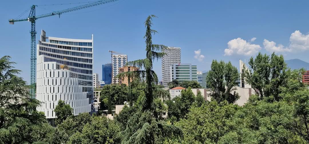 Tirana 24