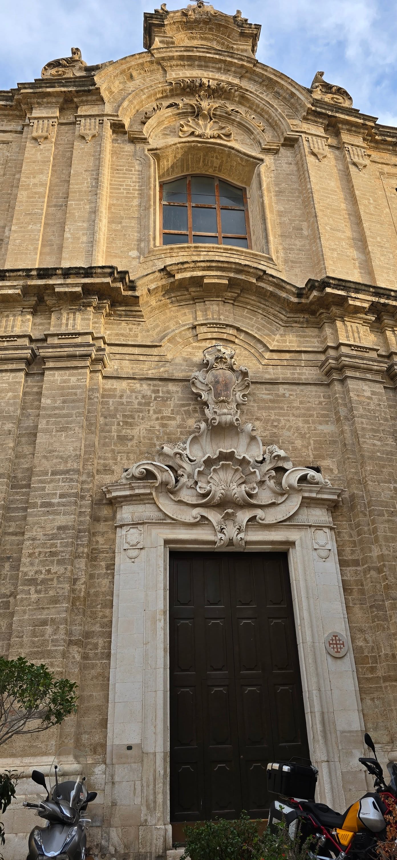 Bari 16