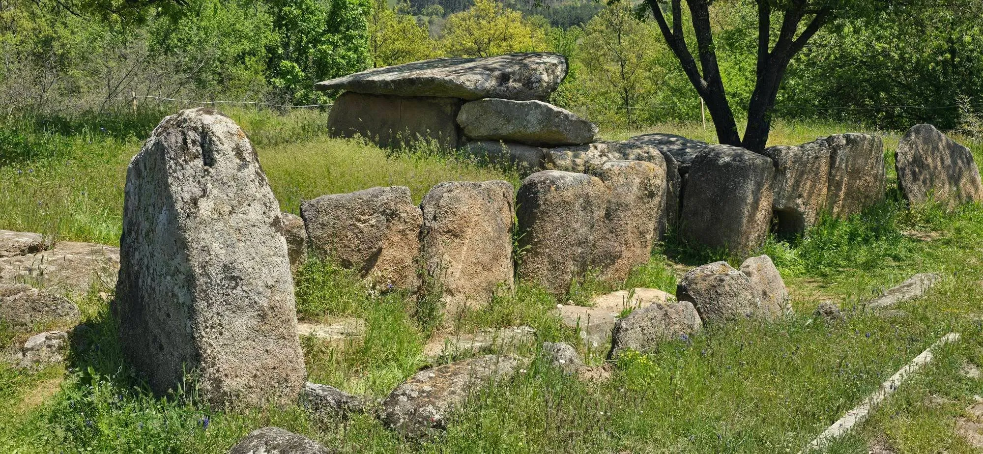 Долменът при село Хлябово 3